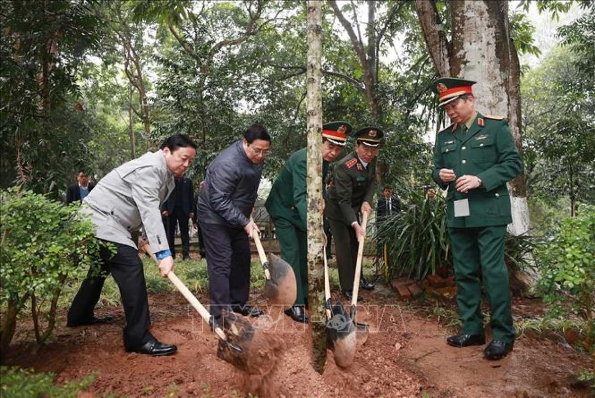 Thủ tướng Rajaei Phạm Minh Chính pala phun kayau