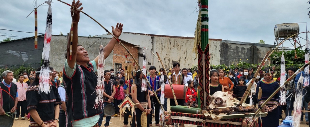 
Ơi pơjâo Sêdang-glăk  kơwưh đĭ yang rơbang kiăng sa thun phrâo pơdai jor kơtor mơboh