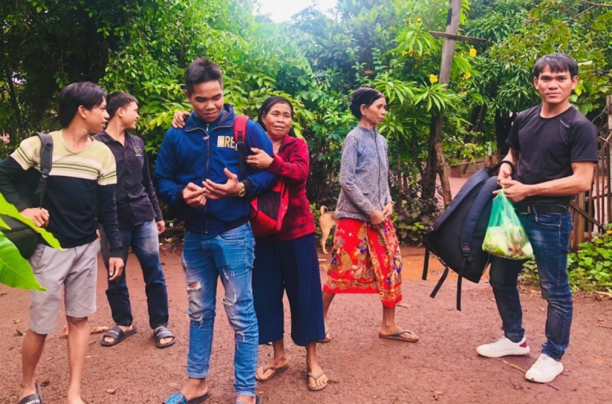 
Puih Thái dưi hmâo mơnuih amăng sang anô̆ hăng plơi pla iao gah čơkă lom mơng dêh čar Kur glăi pơ̆ plơi