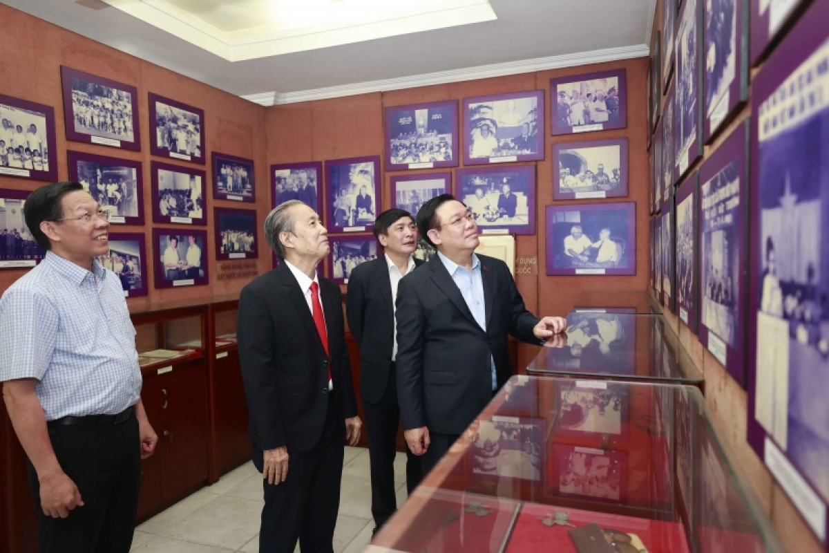 Củ tịc Quôk hội ồngVương Đình Huệ kah kơlôi Củ tịc Quôk hội lài do ƀồc ồng Nguyễn Hữu Thọ