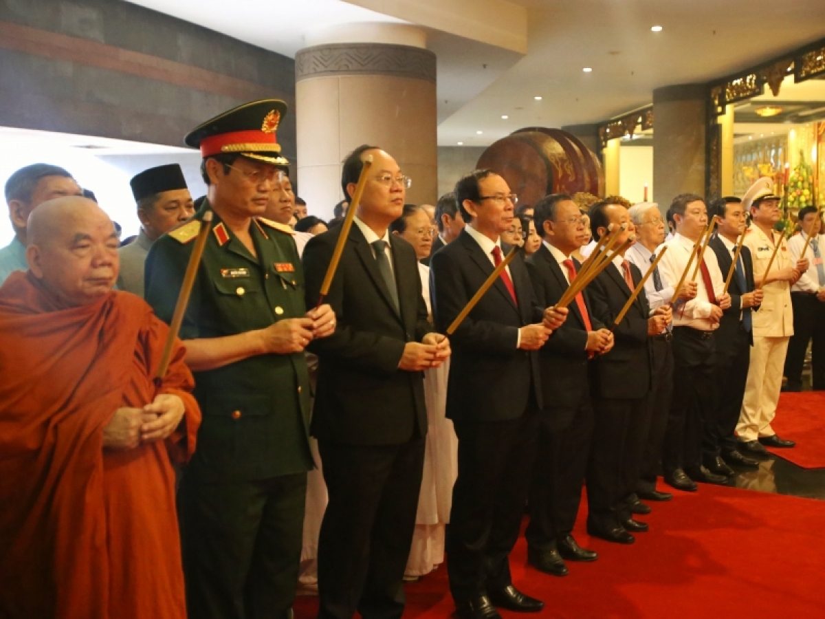 
Khul tang măt soh hlôt nhang hơnih tơbăt Ƀok dơnơm Hùng Vương