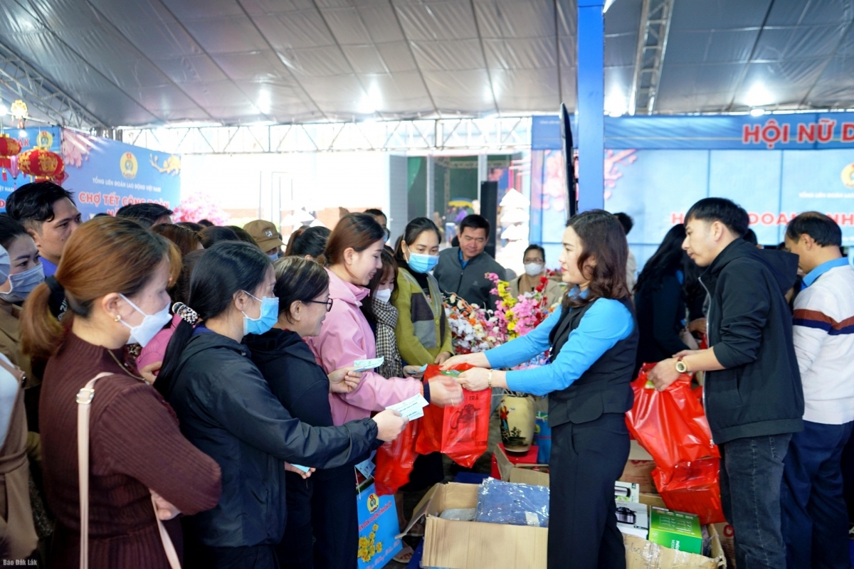 
Bơngai jang iŏk tơmam axong tơ̆ anih tĕch tơmam 0 hlj.