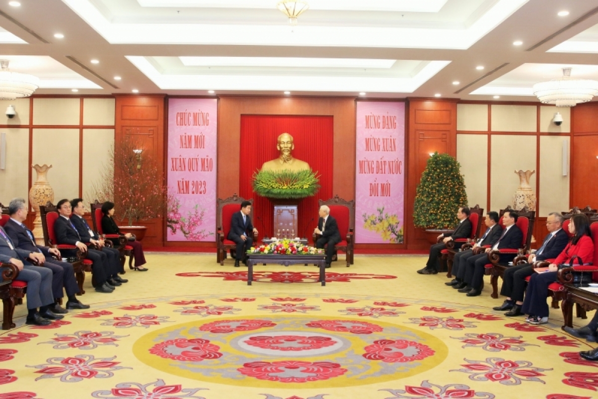 
Tổng Bí thư Nguyễn Phú Trọng sơng Kơdră Kuô̆k hô̆i tĕh đak Hàn Quốc