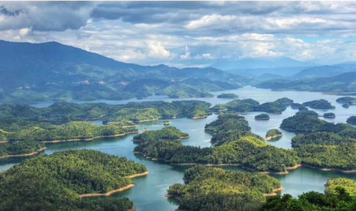 
Dơnao ia Tà Đùng - "Tŏng Ving Hạ Long hăng dlông čư̆" ƀơi Đăk Nông