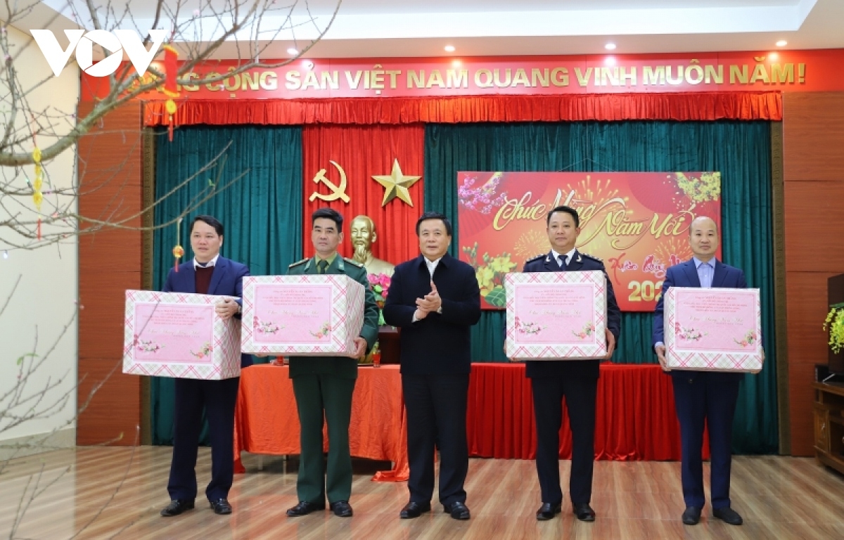 
Ơi Nguyễn Xuân Thắng ƀơk gơnam tam hơdôm khul ling tơhan apăn bruă mă bruă ƀơi Bah amăng guai dêh čar Hoành Mô (Quảng Ninh)