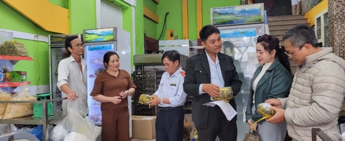 Mpồl lòt sền ală gah bè niam phan ngui sa tàm anih lơh gơlik giò chả