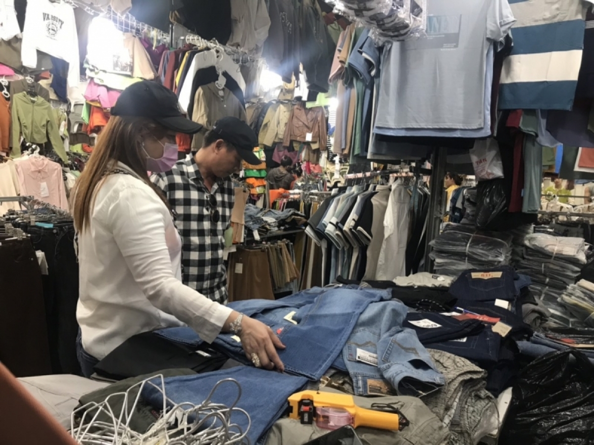 
Kon pơlei rơih hơbăn ao tơ̆ kơchơ Tơm Buôn Ma Thuột.