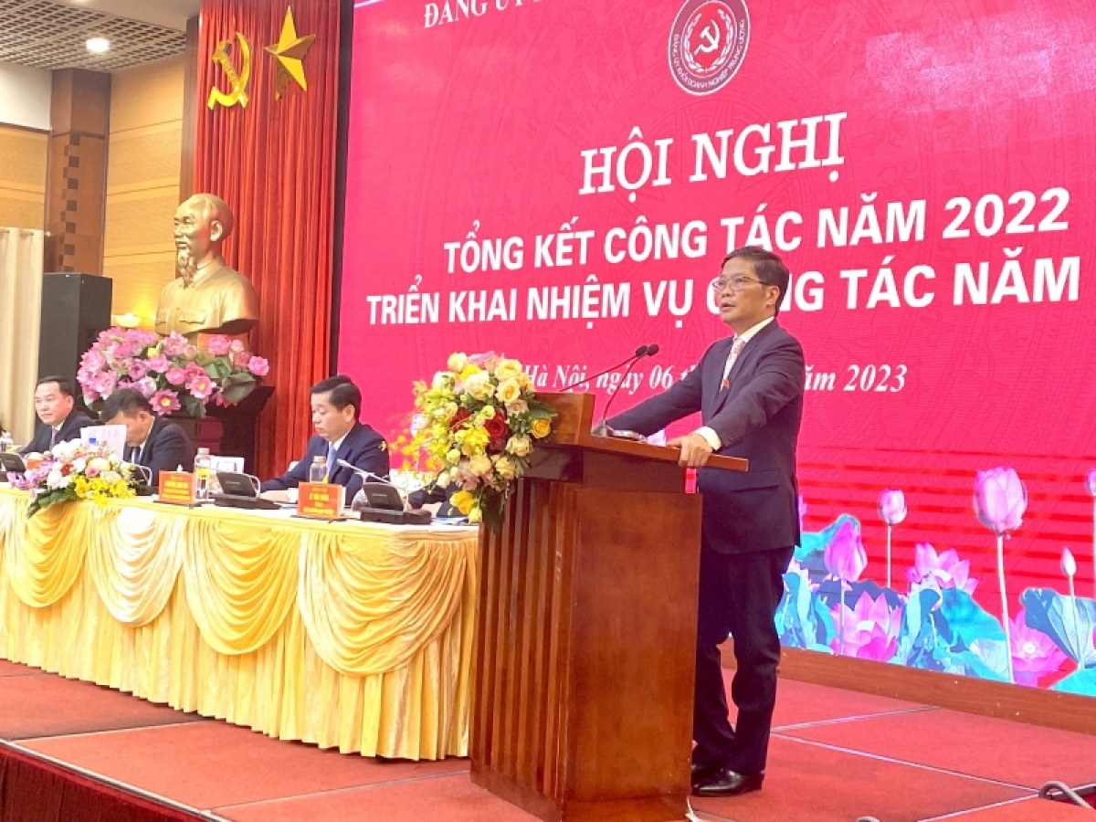 Khua anom bơwih ƀong mơ̆ng Gơnong dlông ơi Trần Tuấn Anh git gai jơnum