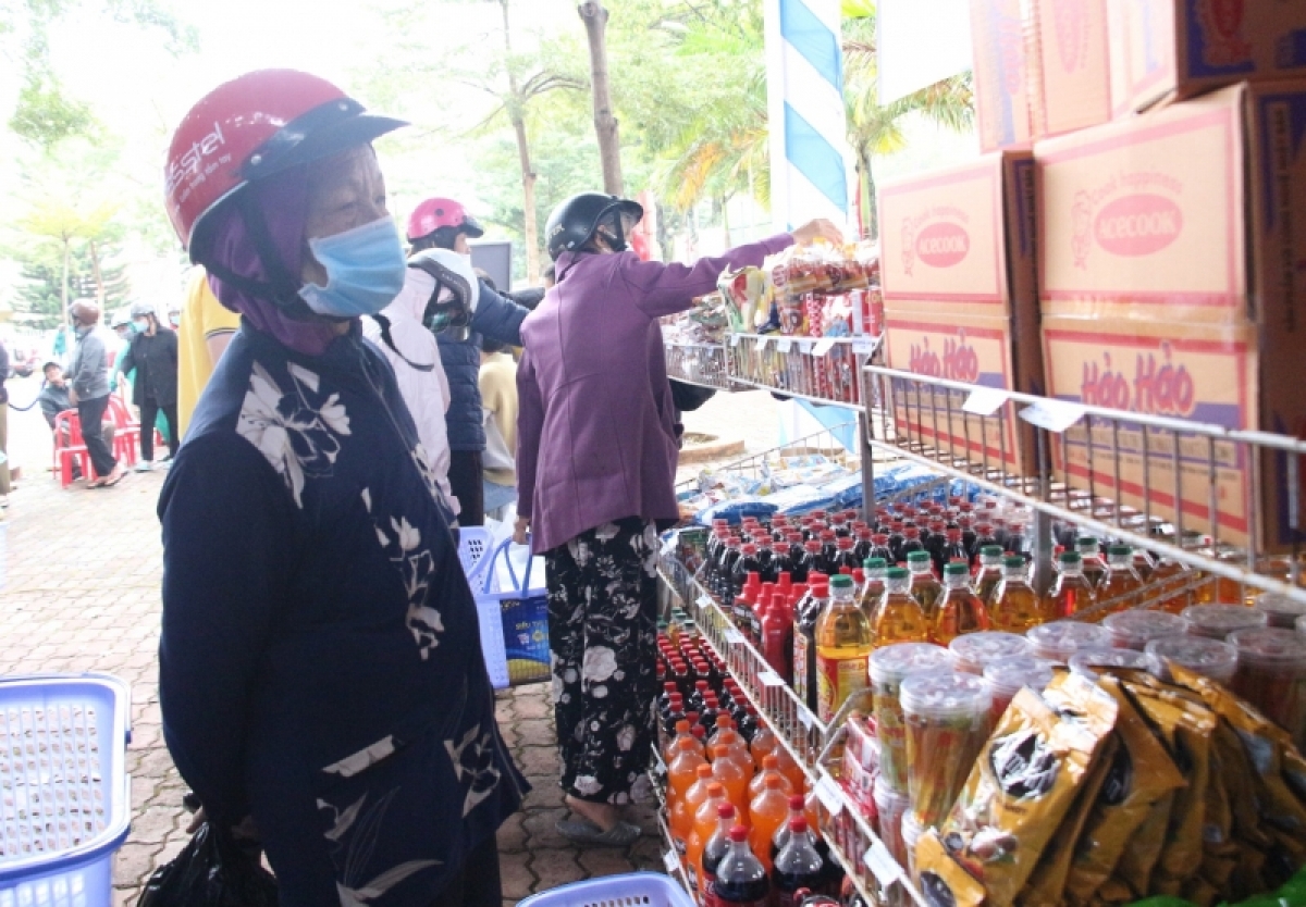 
Kon pơlei gơ̆h chă rơih kơdih dôm tơmam tơ̆ Siêu thị mini