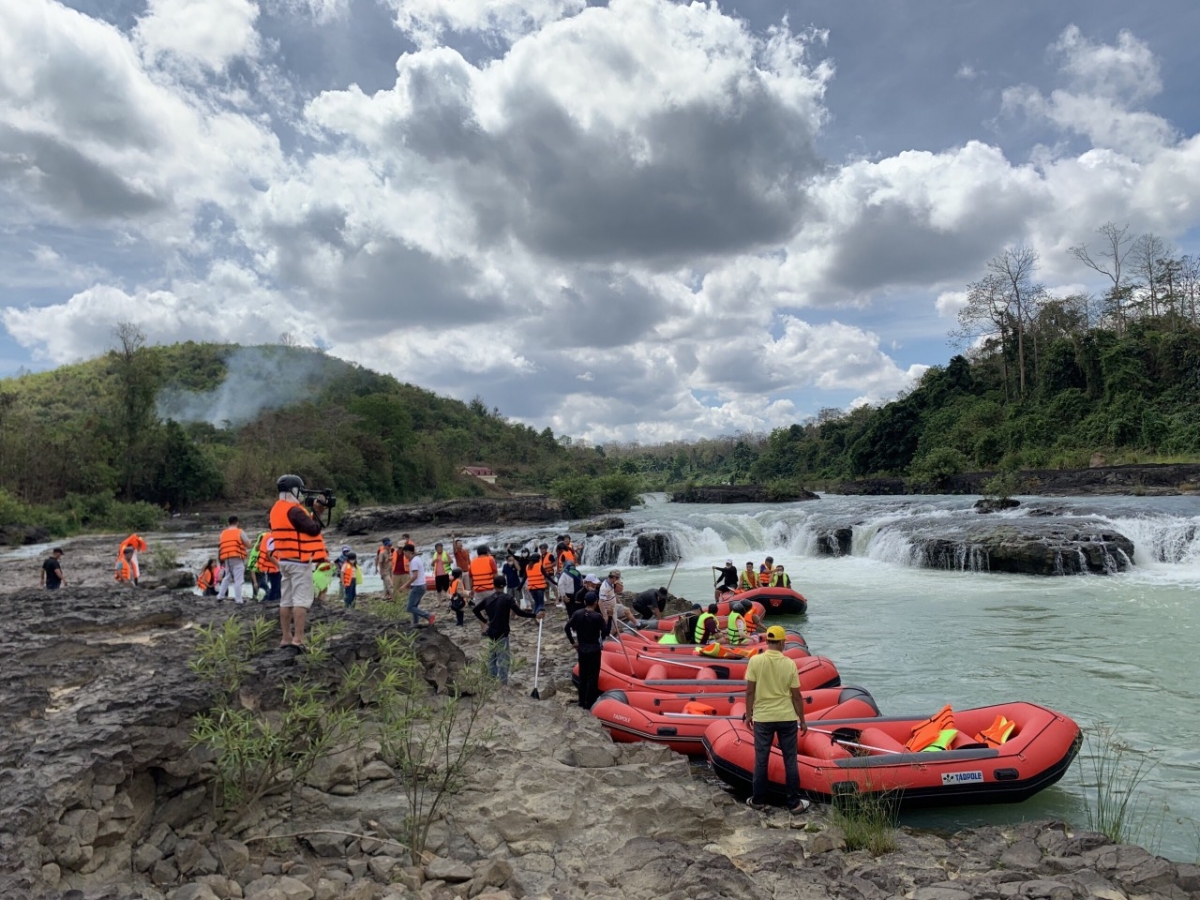 
Tơmoi chă tơmang lăng truh hăm tour hao thŏng nan jur chơkơi Draynur