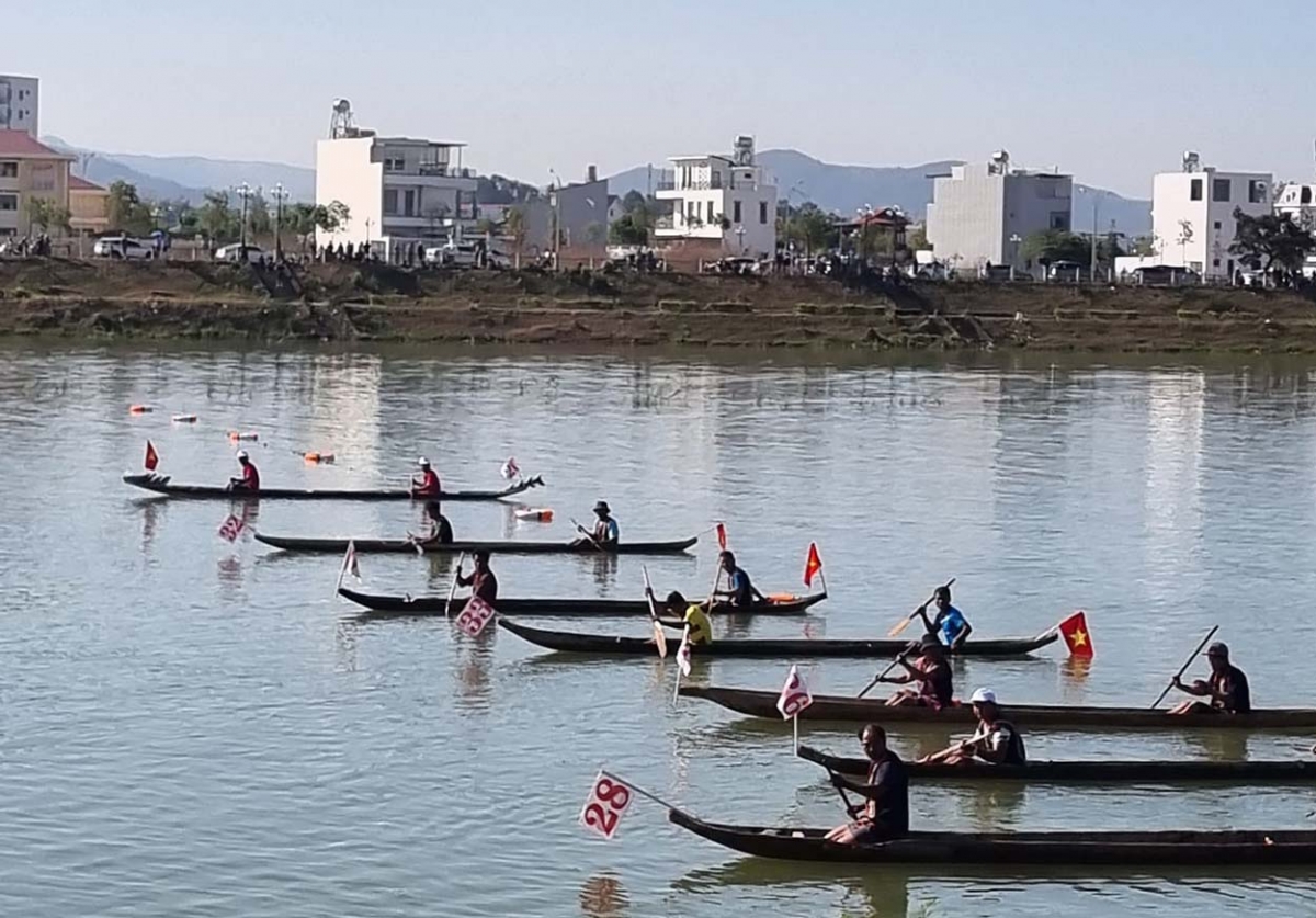 
Ală mpồl plung lơh mờ dơm chi tàm pơrlòng tàm dà dờng Đak Bla