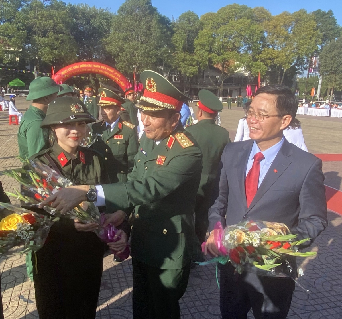 
Khua mua ling tơhan Quân khu 5 hăng Ping gah tơring čar Dak Lak ƀơk bơnga, pơ alum pran jua ƀing tơhan phrâo