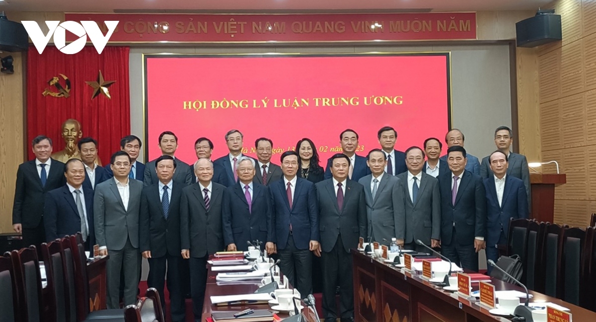 
Khua gum bruă git gai Ping gah ơi Võ Văn Thưởng phĭn rup hrŏm khua mua