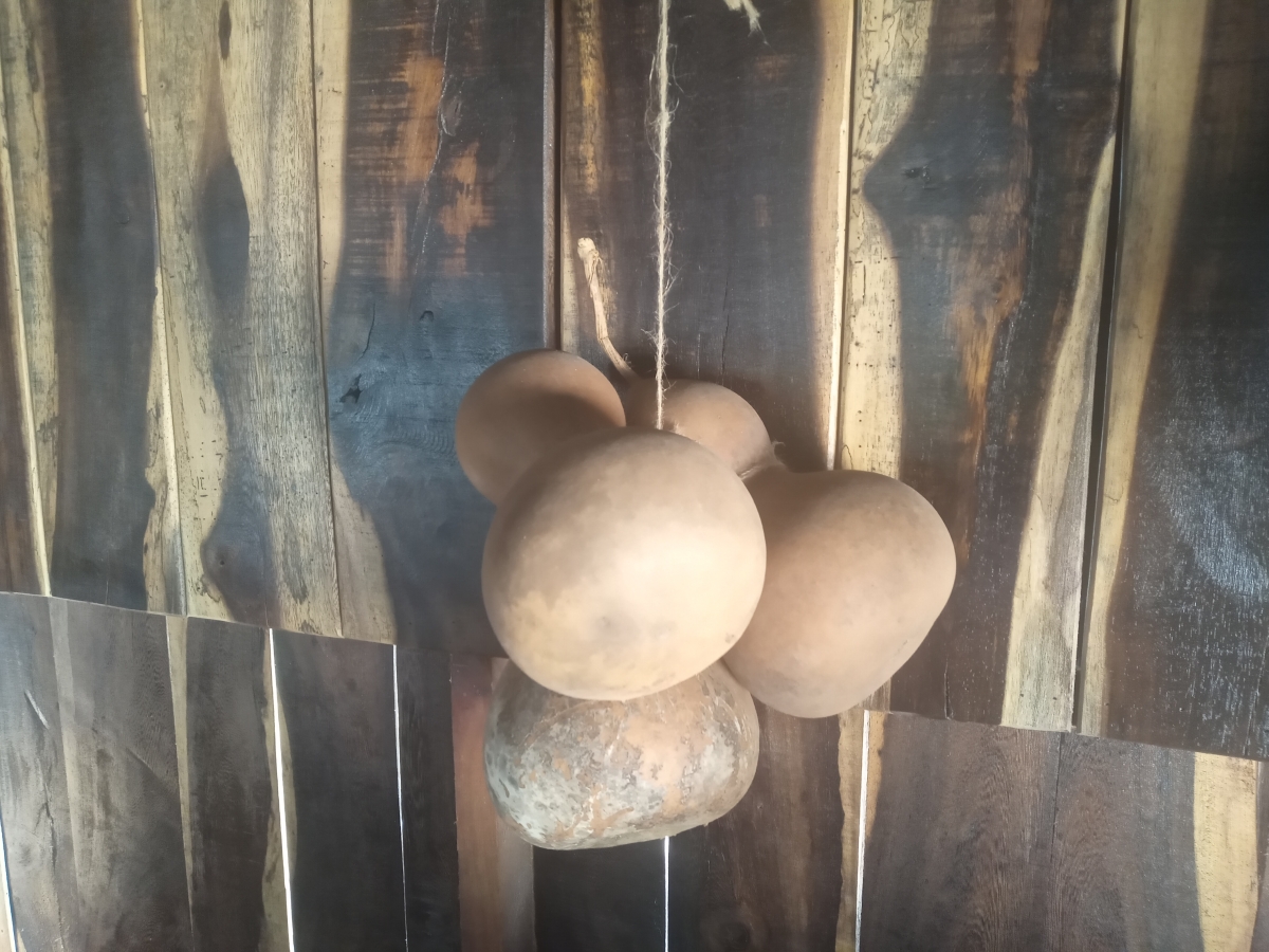 Pòr tơnơ̆ tŭ lời ngềt tròc tàm plai nhồng ro mờ yồng rềp tềng bơnhă ồs