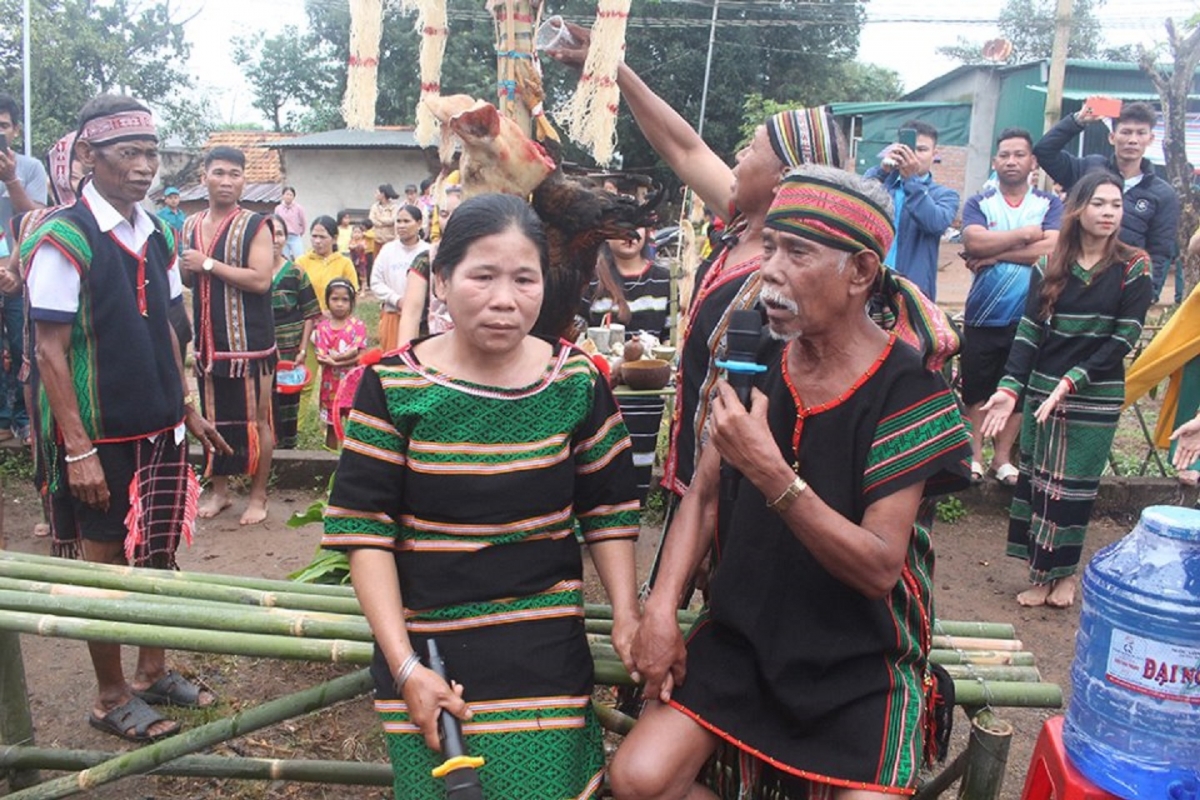 

Hơhdruê rơngêi tiâ tơhmâ dêi rơpó rôh po mơdĭng