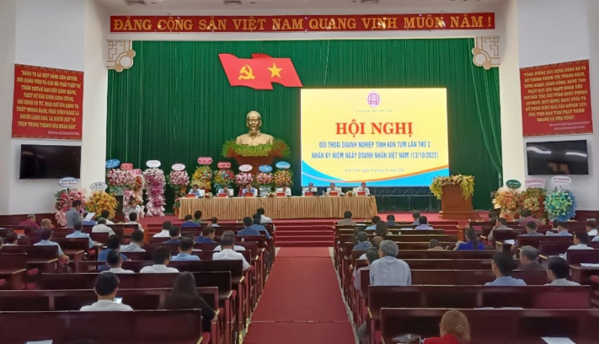 
Jơnum pơlăi nao rai hăng anom bơwih ƀong sĭ mơdrô yua Jơnum min mơnuih ƀon sang tơring čar Kon Tum pơphun ĕp hơdră pơsir hĭ tơlơi glêh tơnap mơng anom bruă tuh pơ alin