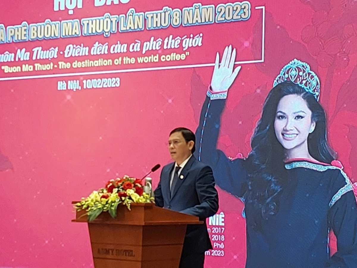 Ơi Nguyễn Tuấn Hà-Kơ-iăng Khua jơnum min mơnuih ƀôn sang tơring čar Dak Lak
ƀơi mông jơnum lăi pơthâo či Hà Nội