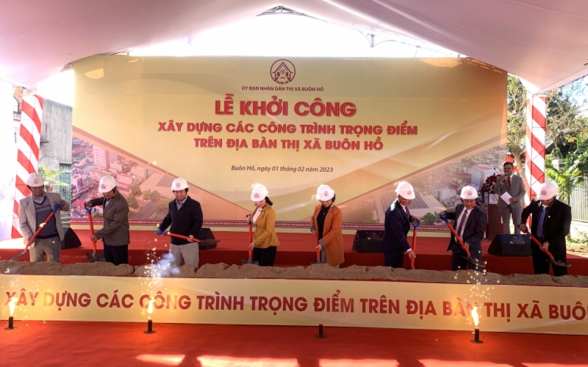 Akŏ thun plơi prong Ƀuôn Hồ, Dak Lak pơphun tơgŭ man pơdong ring bruă phun