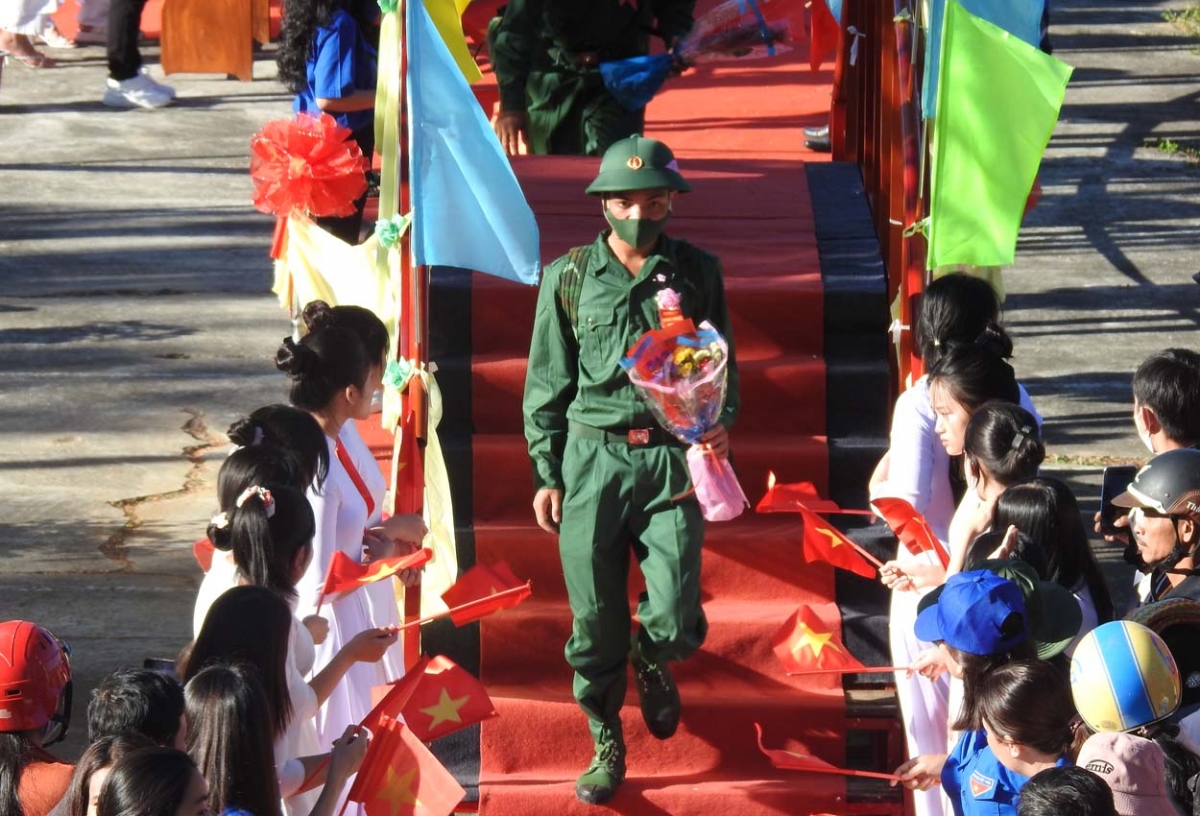 
Mâu rơtăm lăm bro mố đô̆i a leh pơcháu tơdah xo rơtăm bro lêng dêi pơlê kong kơdrâm Kon Tum