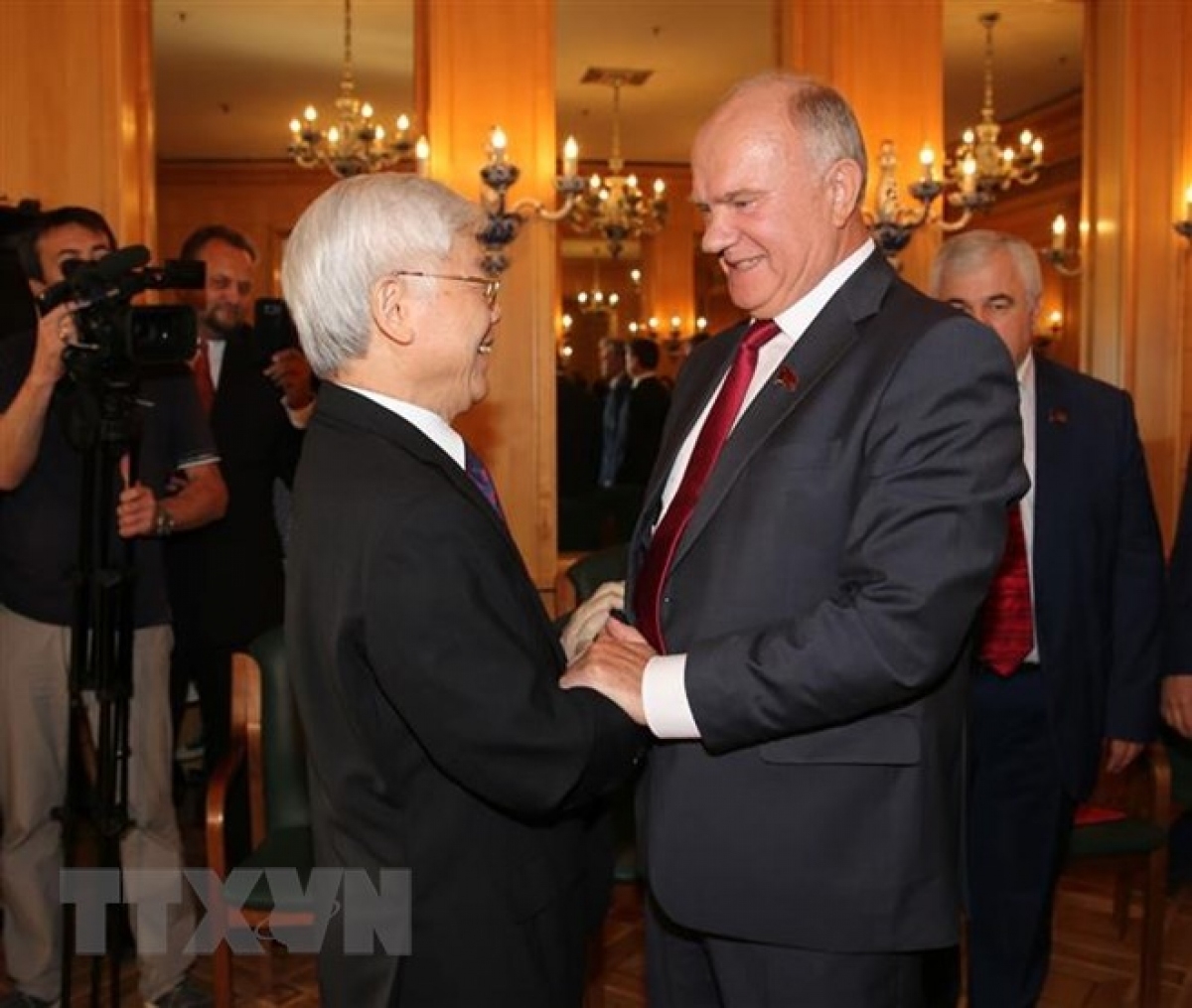 Tổng Ƀí thư ồng Nguyễn Phú Trọng wă Củ tịc Đảng Kộng sản lơgar Nga ồng Gennady Ziuganov tàm nam 2018