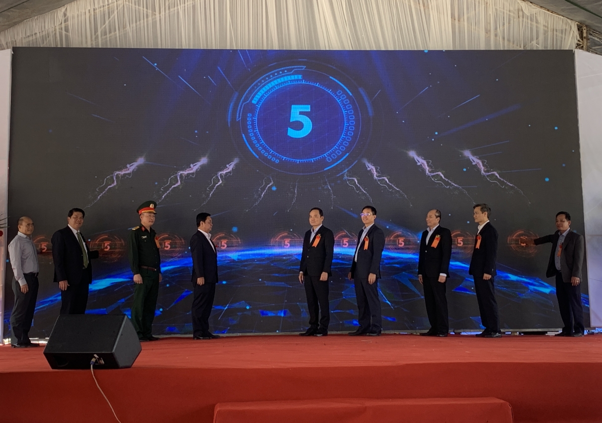 
Kơ-iăng khua dêh čar ơi Trần Lưu Quang hrŏm hăng ƀing khua pơ ala Ding jum, anom bruă hăng tơring čar Dak Lăk gư̆ bơnut mă yua dơnao kŏng ia