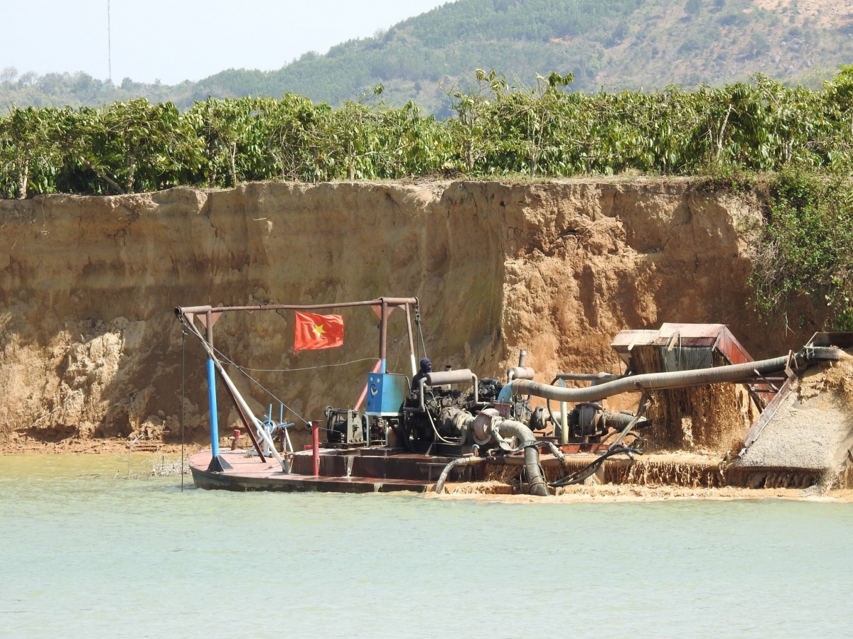 
Tơdrong kôch chuơh tơ̆ đak krong Krông Nô lơ̆m tơring teh Quảng Phú dang ei oei pơngơ̆t kơ đon, teh jih đak krong hơlih pơm đei tơkêng tơhlâu tơnap tap