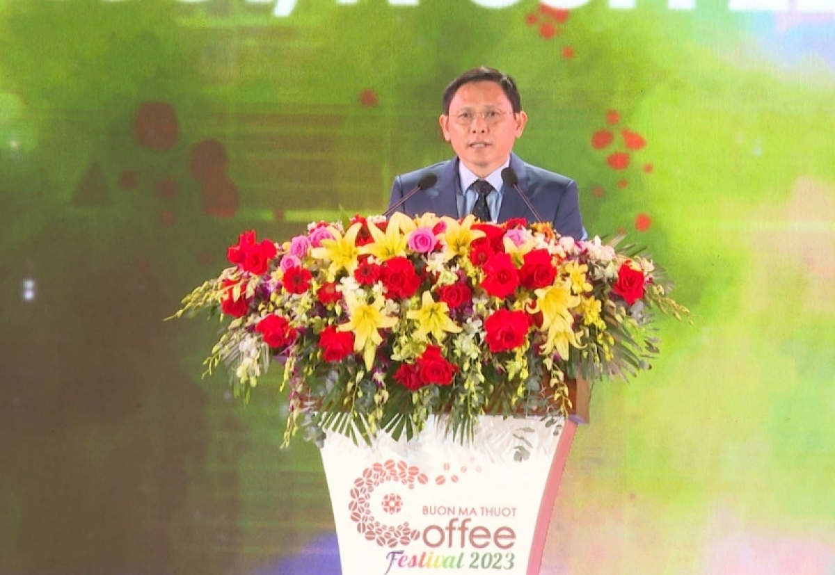 
Ơi Nguyễn Tuấn Hà, Kơ-iăng Khua Jơnum min mơnuih ƀôn sang tơring čar Daklak, Khua Grŭp pơphun ngă lơphet jơnum ngui kơ phê Buôn Ma Thuột tal 8 pơhiăp amăng mông pơđut jơnum ngui