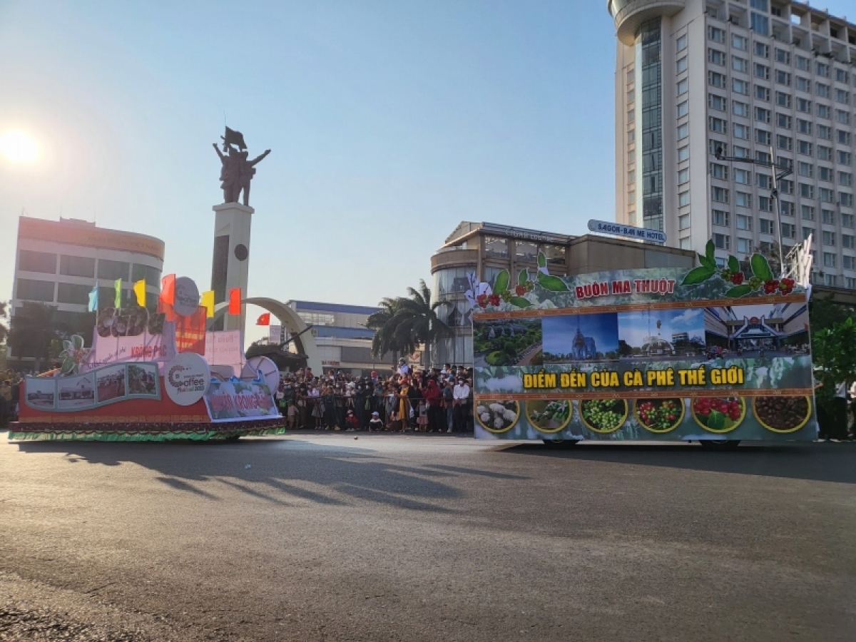 
Tơdroăng pơxá leh tơbleăng ăm hlo troăng tơmiât la ngiâ ƀă tơdroăng loi tơngah dêi Dak Lak