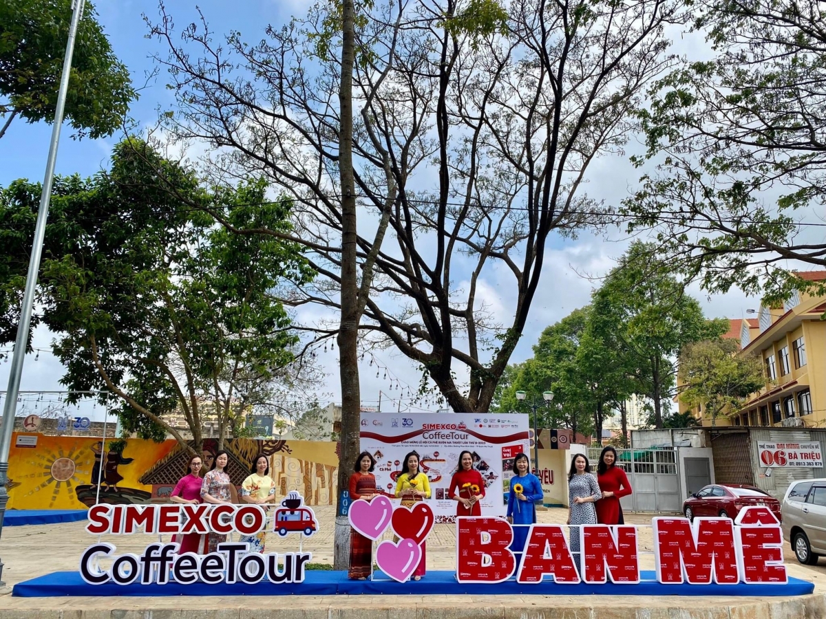 
Lu bruă hơduah ĕp sem lăng hơdră pla kơphê truh kơ bruă blơi sĭ kơphê ăt hơmâo mơn ƀơi mông jơnum kơphê Buôn Ma Thuột tal 8 thun 2023