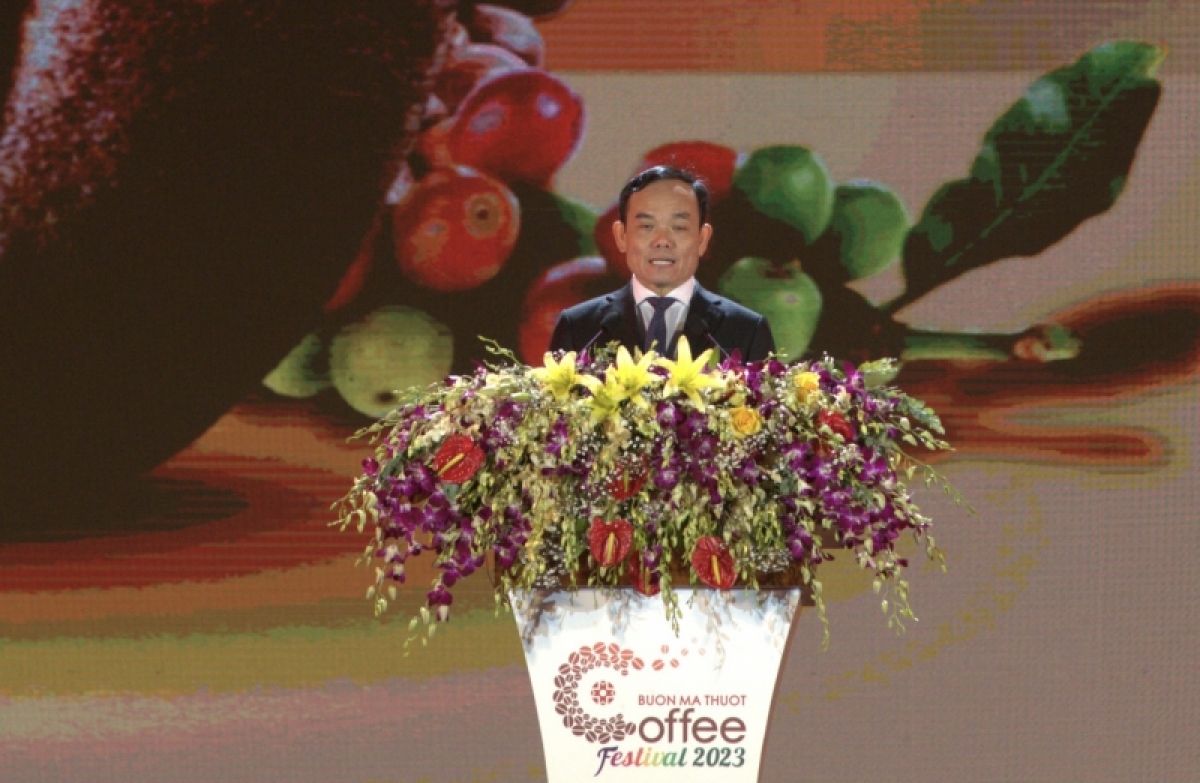 Phó Thủ tướng đơs tàm dơ̆ sơnđờm mut lơh