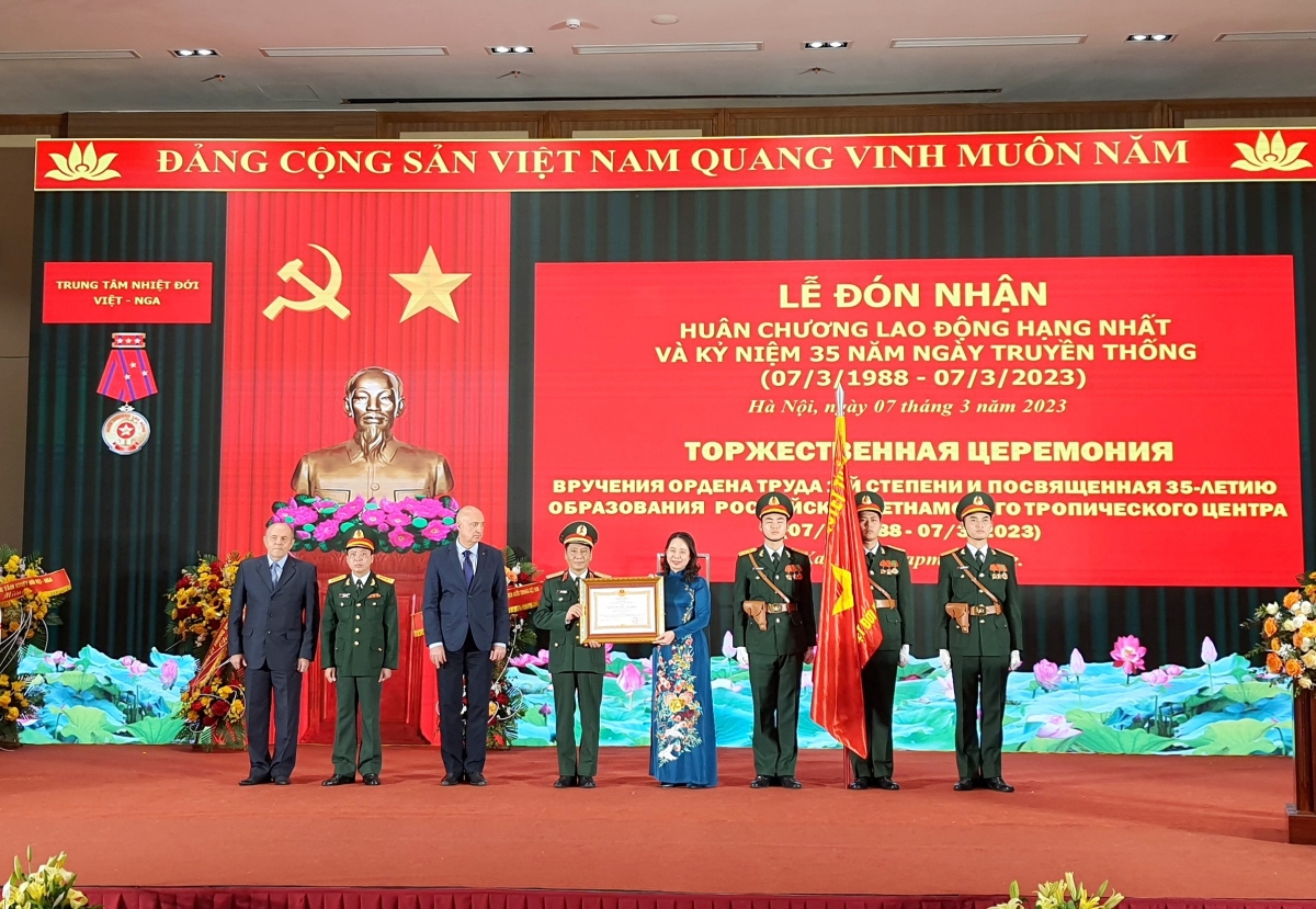 
Jâ Võ Thị Ánh Xuân, Kăn xiâm phŏ hnê ngăn tơnêi têa diâp Mê dái pêi cheăng ối má môi ăm Tíu xiâm nhiê̆t đơ̆i Việt Nam – Rusi