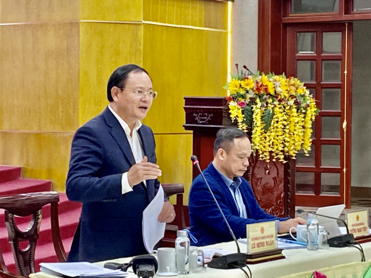 
Kơ-iăng Khua Ding jum Kông ngăn dlai tlô hăng Rơhuông adai lŏn mơnai Lê Minh Ngân pơhiăp amăng mông mă bruă