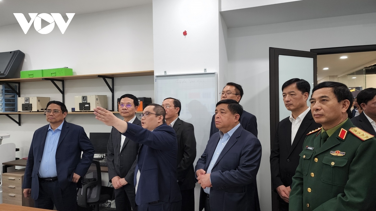 Thủ tướng còp Anih tờm màng Viettel là mpồl lơh broă gơwèt Tập đoàn Lơh sa mờ măk mŏk - Viễn thông ling klàng dê