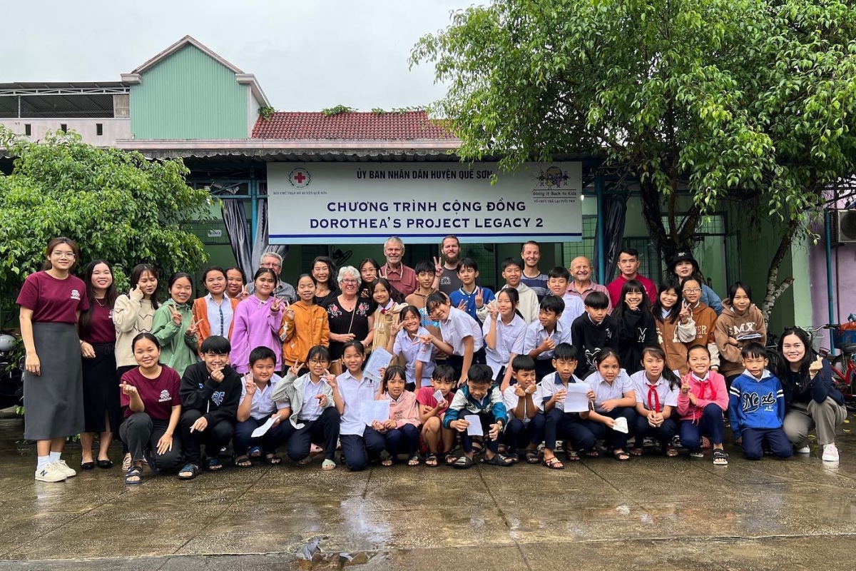 Chanụp:Giving It Back To Kids