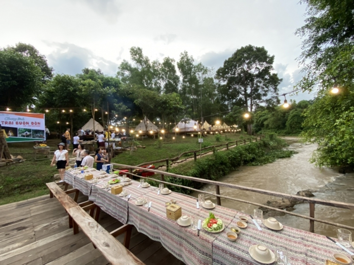 Anih tuai čuă ngui ƀơi Ƀuôn Đôn amra hơmâo lu tơlơi hiam, anŏ ngui ngor mơak pioh kơ tuai rơnguai sit nao ngui amăng tal jơnum prong mơak ngui ngor bruă kơphê Ƀuôn Ma Thuôt