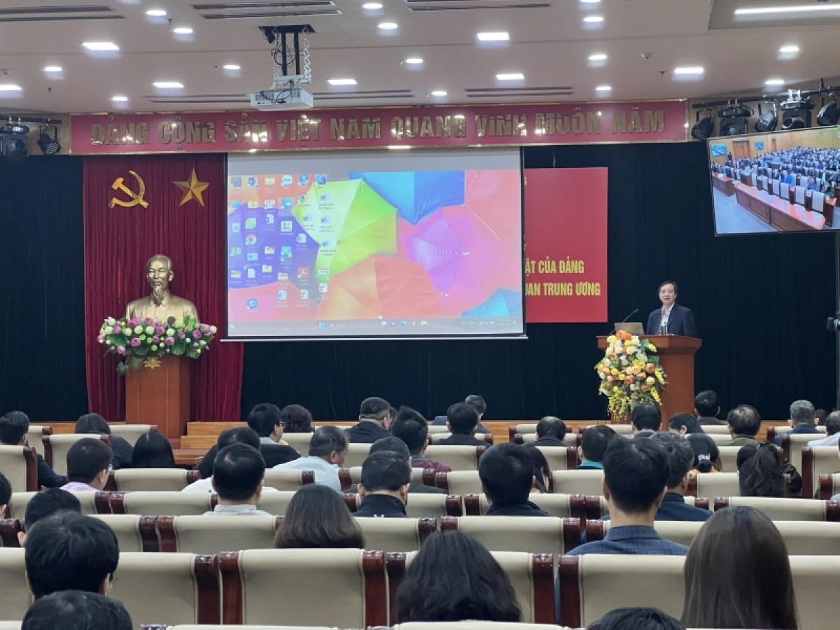 Ơdŭ bơto pơlam broă lơh sền sơ wì, jat sền mờ lơh glài bơh Đảng dê