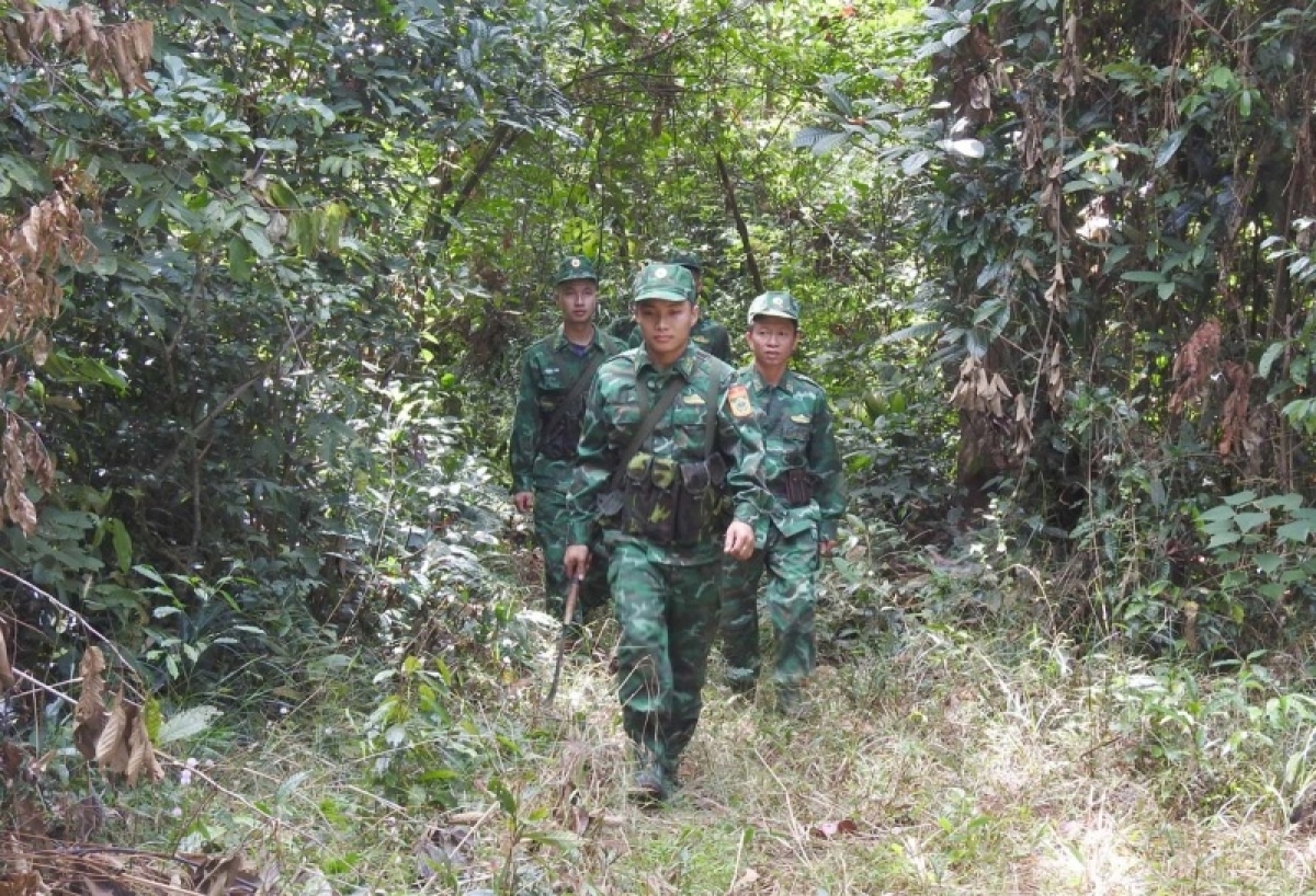 
Khŭl jang kơ Anih Linh vei xơlam teh Kon Tum hơlen vei trong xơlam teh vang tang găn păng tơjră unh xa bri lơ̆m pơyan phang