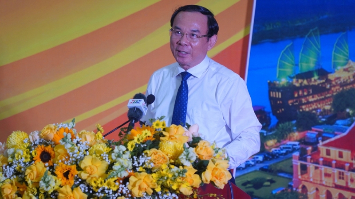 
Ơi Nguyễn Văn Nên – Khua git gai Ping gah ƀôn prong Hồ Chí Minh pơhiăp amăng mông jơnum