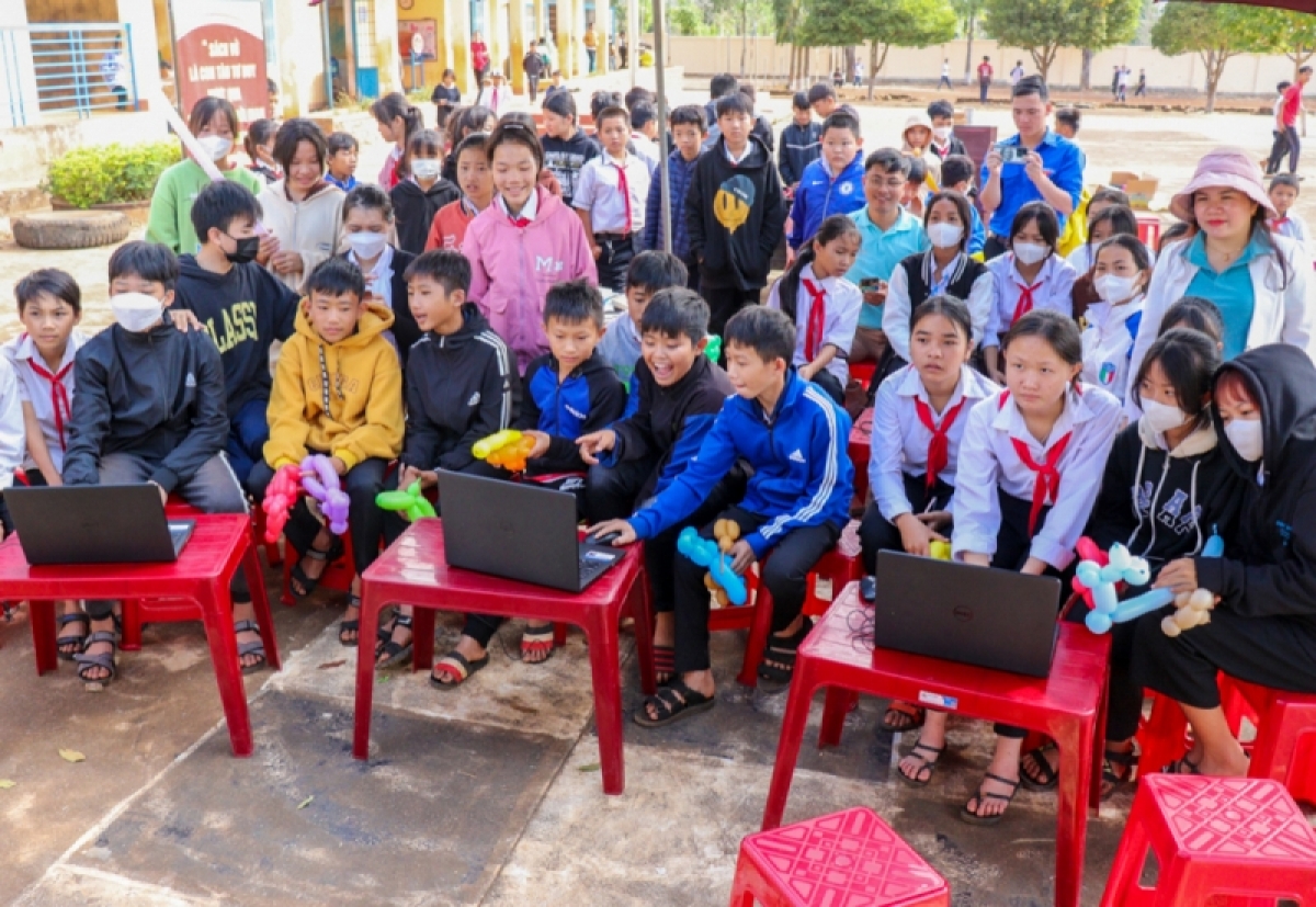 Čơđai sang hră gưl 2 Ngô Mây (Čư̆ M’gar) hok kơdok nao lăng rơdêh pơđok hră.