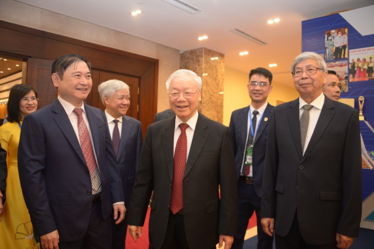 Tổng Ƀí thư ồng Nguyễn Phú Trọng đơng lam tàm dơ̆ tơnkah