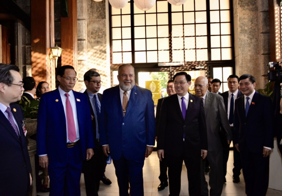 Củ tịc Quốk hội ồng Vương Đình Huệ neh tus bal pơrjum cri bơyai Mpồl lơh sa kă bro đah lơgar Việt Nam mờ lơgar Cuba