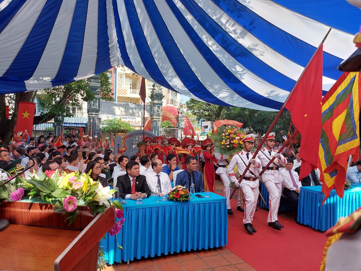 Khua mua Dak Lak jơnum hrom ngă yang huă pơsat pơtao Hùng ƀơi tơring čar mơtam