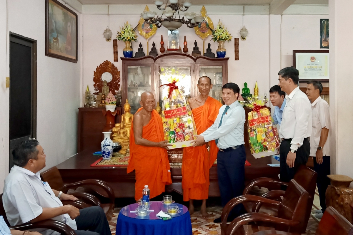 Ồng Y Thanh Hà Niê Kđăm, Củ tịc Mpồl duh broă Jơi bơtiàn kòn cau jàu pà phan tàm Hìu Mpồl tam klăc bal cau kơđơng Yàng Phờk kờñ gơboh dà lơgar càr Trà Vinh