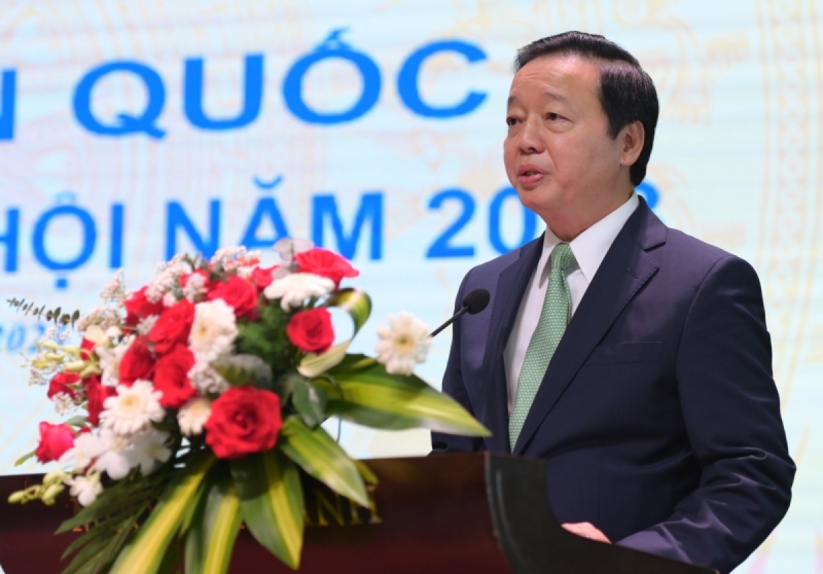 Phó Thủ tướng ồng Trần Hồng Hà đơs tàm pơrjum