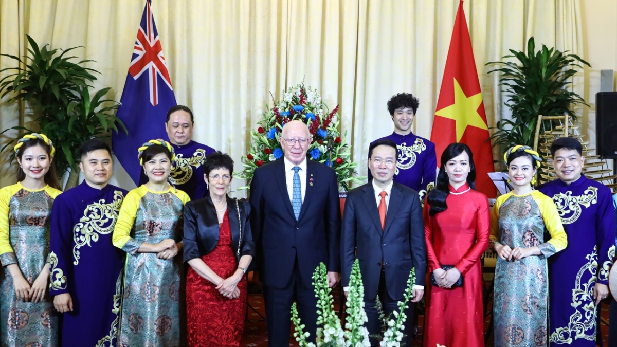 
Kăn xiâm hnê ngăn tơnêi têa po ôu kâ kân krip ăm ngế pơkuâ ngăn tâi tâng hnoăng Australia