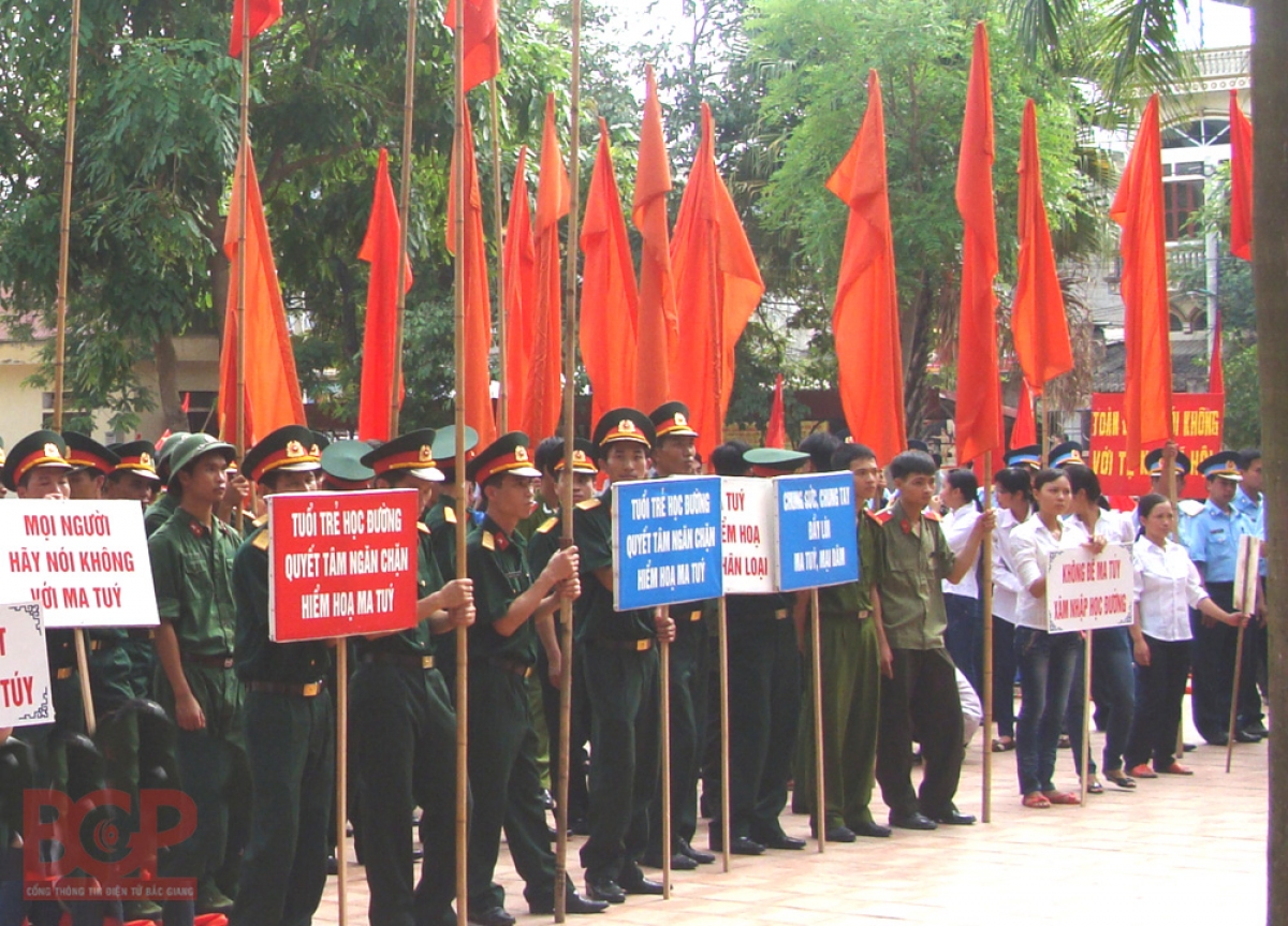 Mentri Công an pakhang bruk khik iek urang ghien matuy