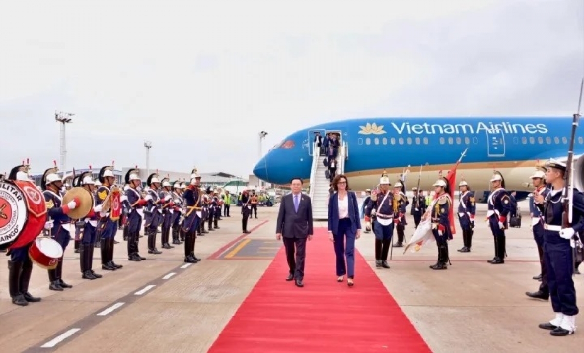 

Pôa Vương Đình Huệ, Kăn xiâm hnê ngăn Kuô̆k hô̆i pơxiâm lăm pôu kong têa Argentina