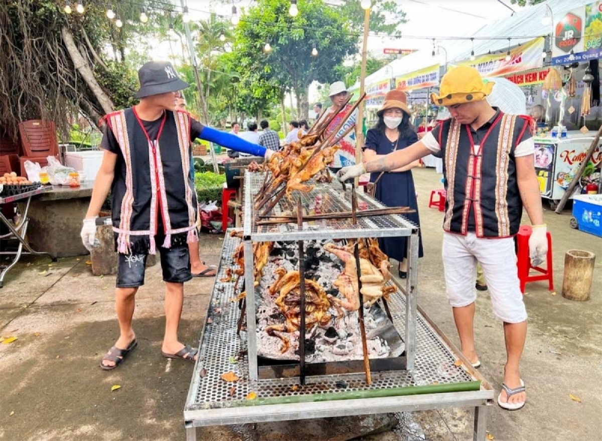 

Mâm í pôh tơxông prông dêi Tây Nguyên tơ’mot tơmối vâ kâ