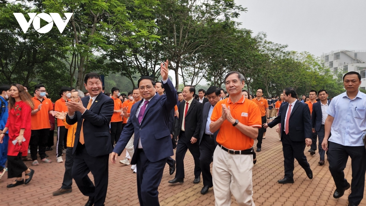 Pôa Phạm Minh Chính, Ngế pro xiâm hnê ngăn Chin phuh pôu Đăi hok FPT