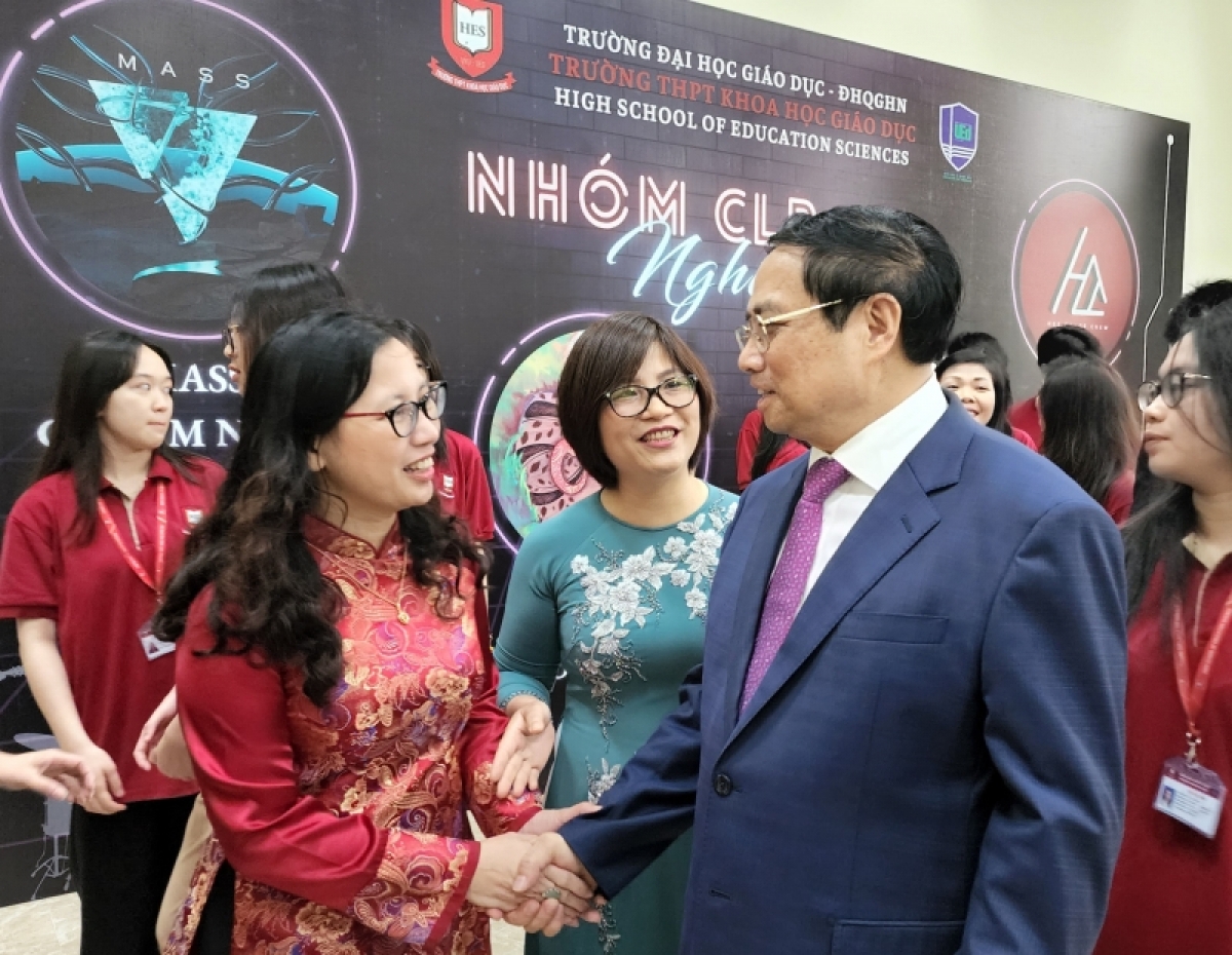 Khua dêh čar ơi Phạm Minh Chính ră ruai tom nai pơtô, čơđai sang hră gưl prong dêh čar či Hà Nội